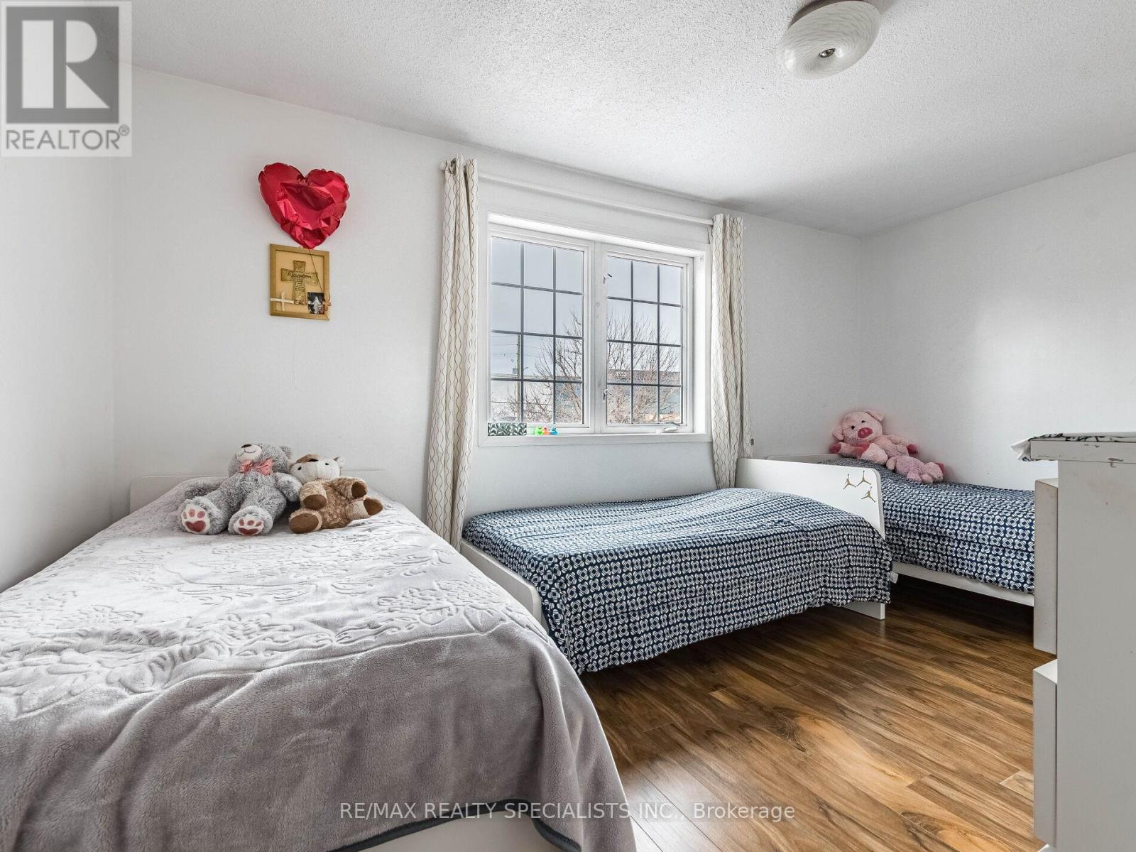 73 Zia Dodda Crescent, Brampton, Ontario L6P 1J6 - Photo 20 - W12997836