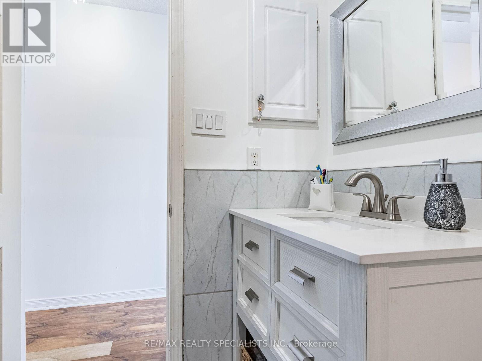 73 Zia Dodda Crescent, Brampton, Ontario L6P 1J6 - Photo 23 - W12997836