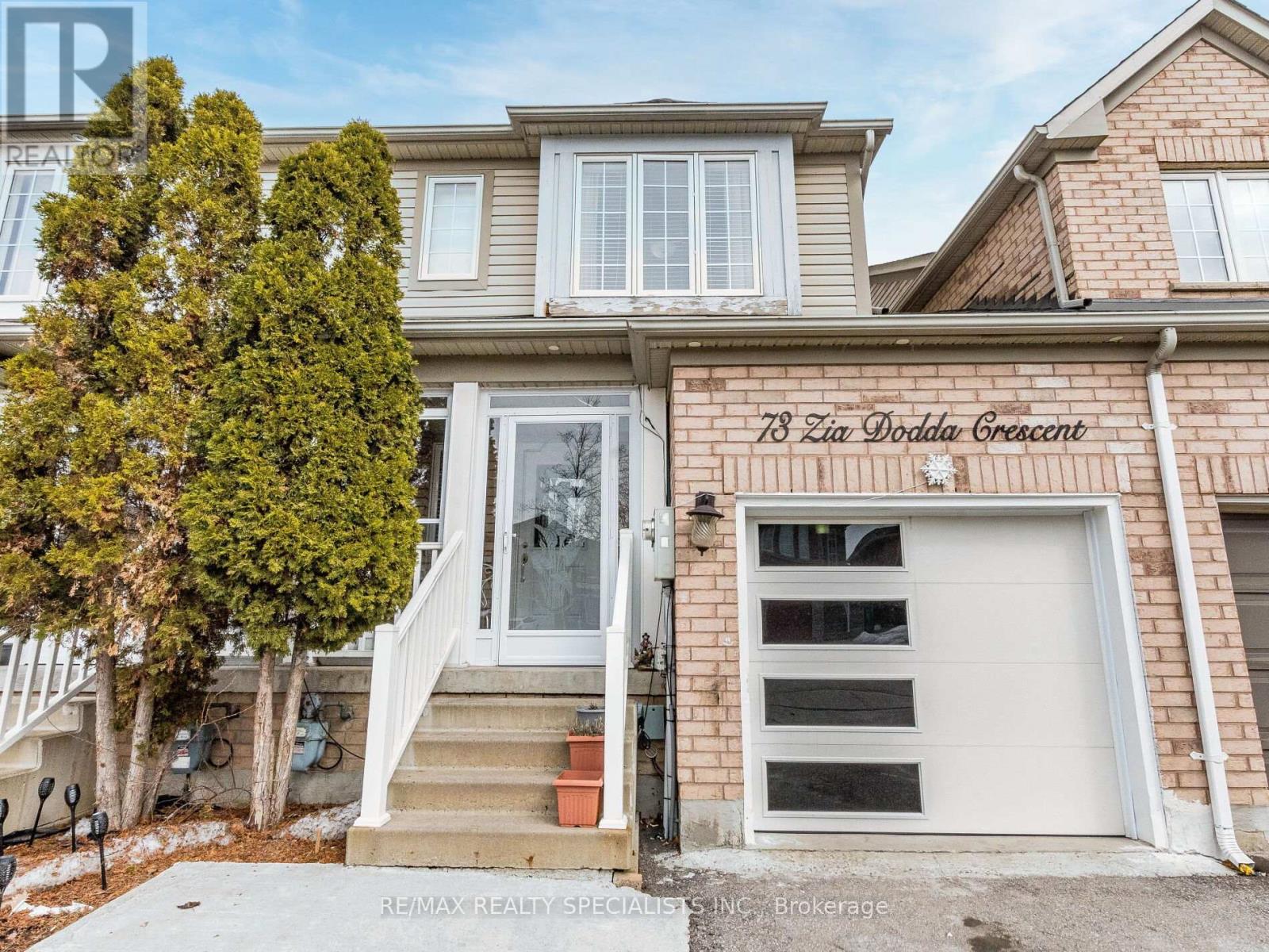 73 Zia Dodda Crescent, Brampton, Ontario L6P 1J6 - Photo 3 - W12997836