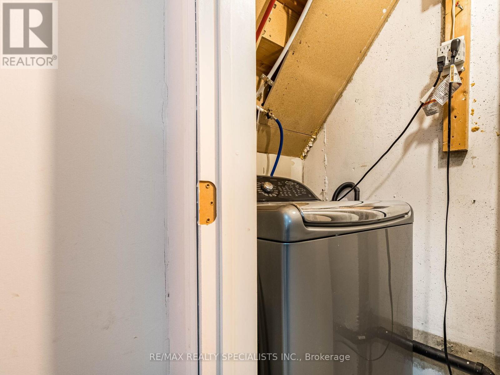 73 Zia Dodda Crescent, Brampton, Ontario L6P 1J6 - Photo 34 - W12997836