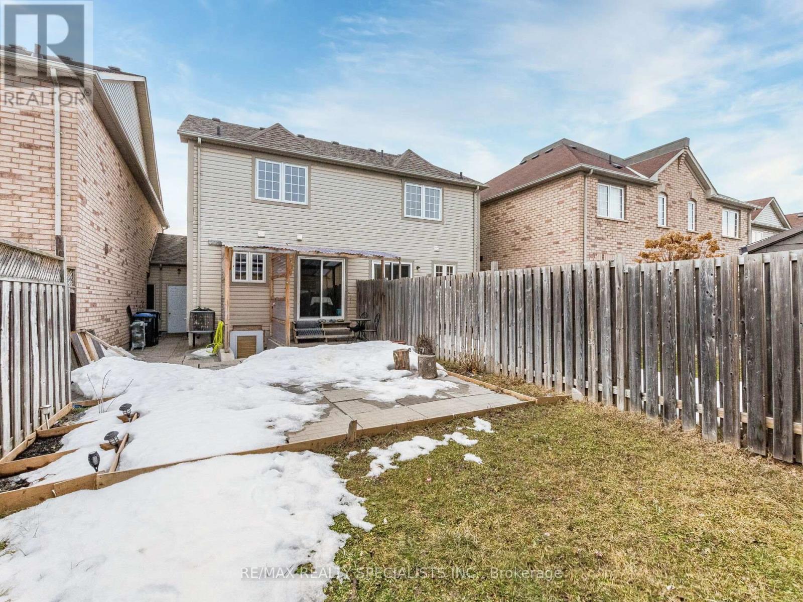 73 Zia Dodda Crescent, Brampton, Ontario L6P 1J6 - Photo 40 - W12997836