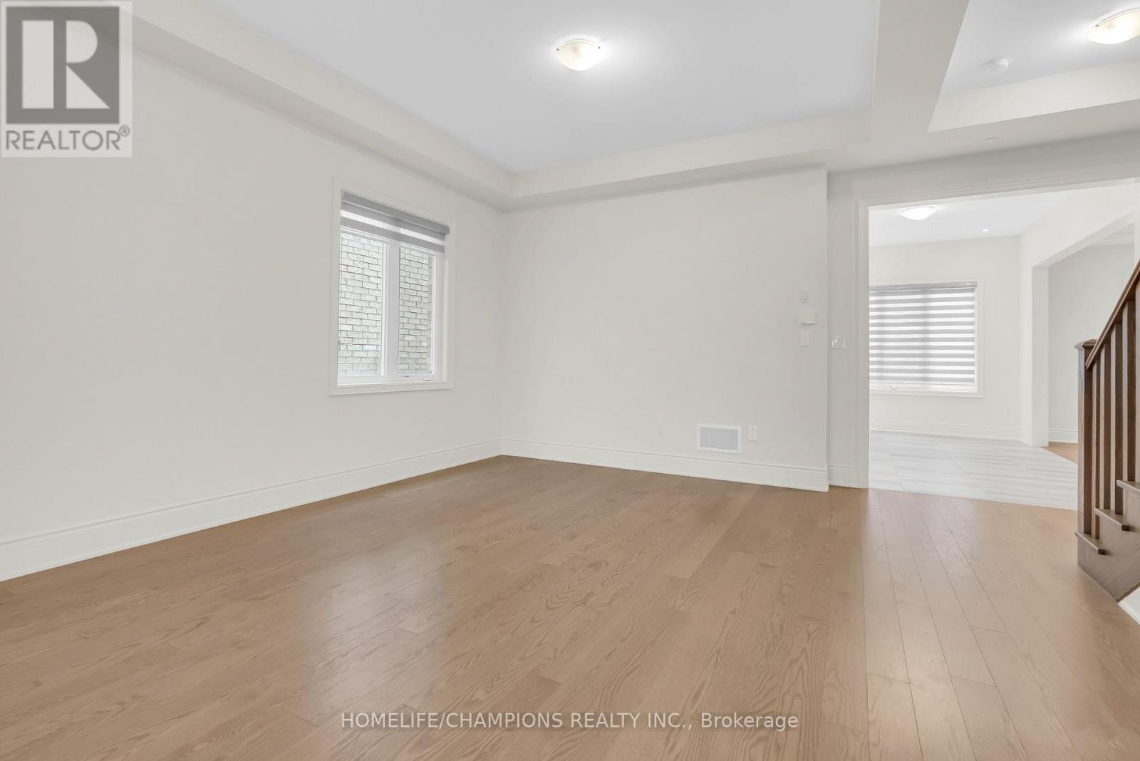 212 Wesmina Avenue, Whitchurch-Stouffville, Ontario L4A 5A2 - Photo 10 - N12966122