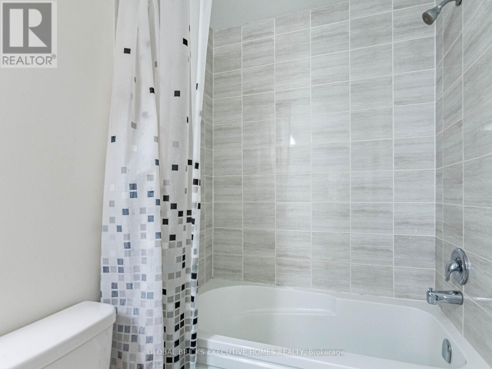 108 Frost Court, Milton, Ontario  L9E 1G4 - Photo 34 - W12793830