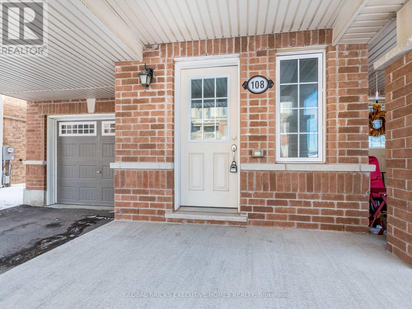 108 Frost Court, Milton, Ontario  L9E 1G4 - Photo 4 - W12793830