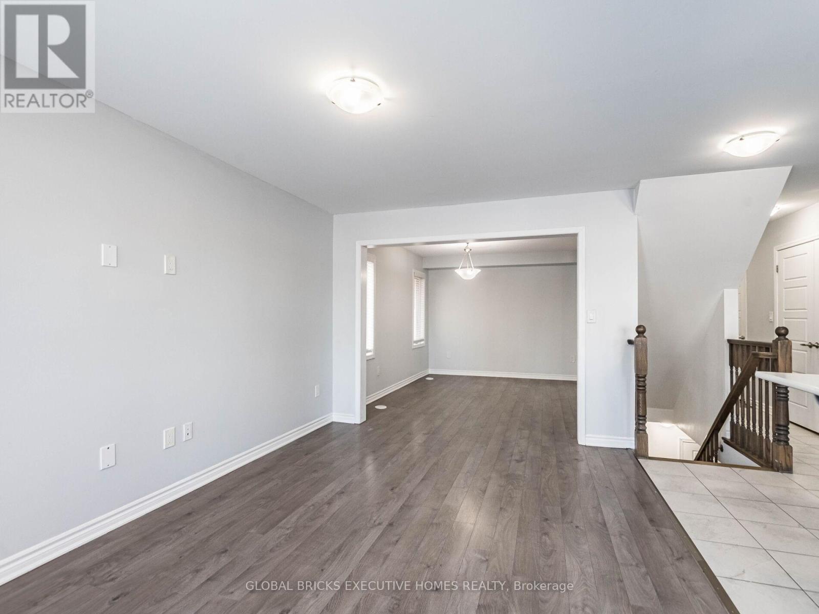 108 Frost Court, Milton, Ontario  L9E 1G4 - Photo 11 - W12793830