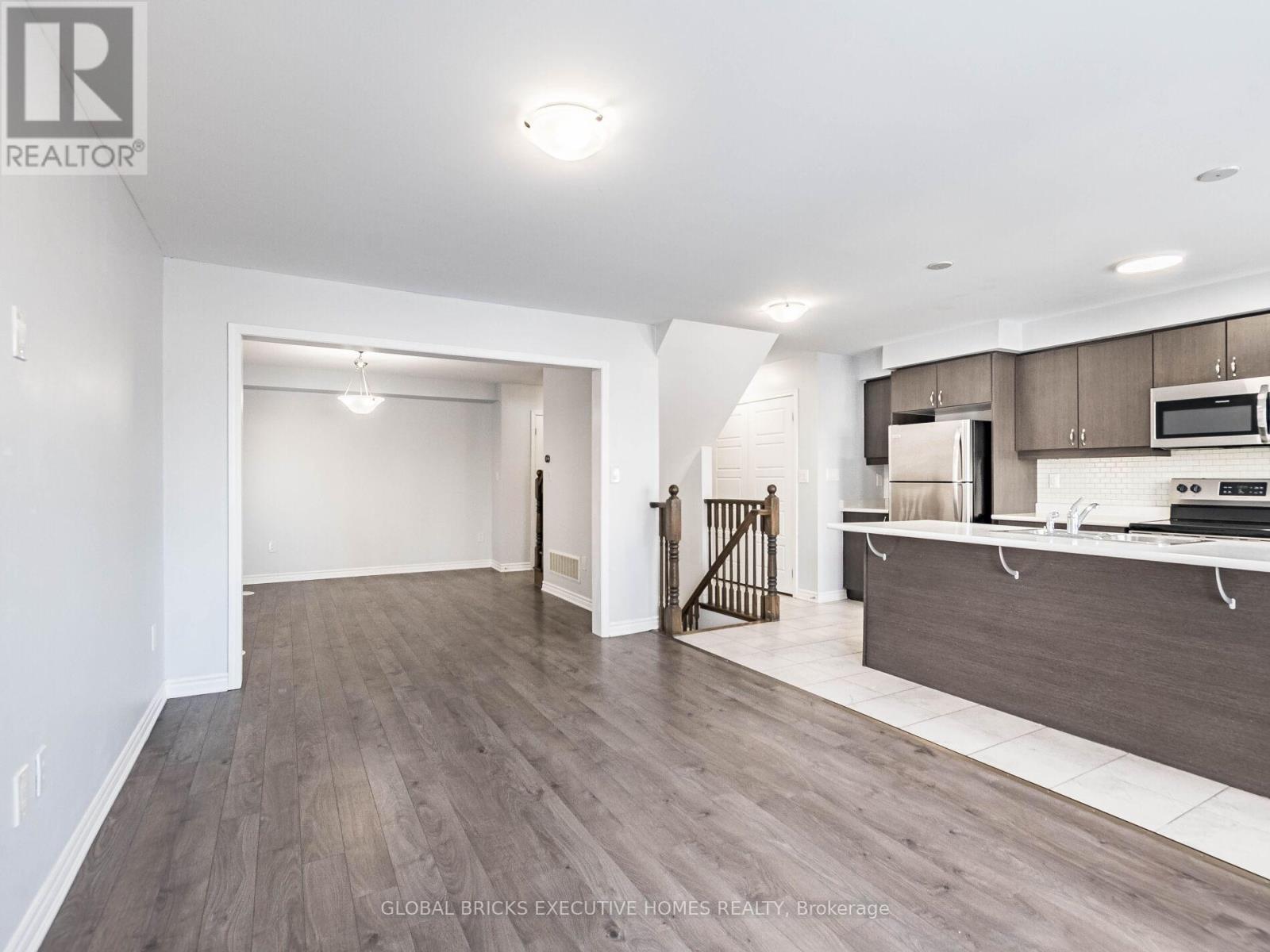 108 Frost Court, Milton, Ontario  L9E 1G4 - Photo 12 - W12793830