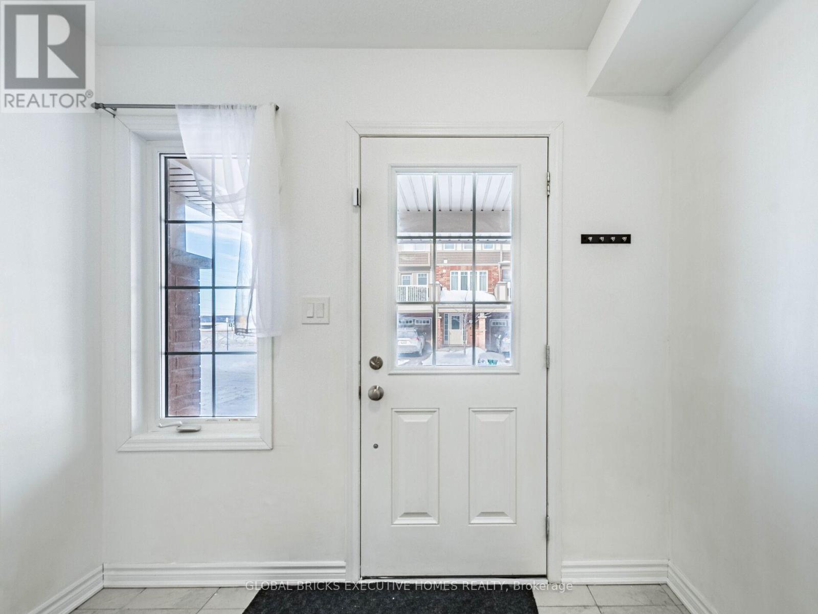 108 Frost Court, Milton, Ontario  L9E 1G4 - Photo 7 - W12793830