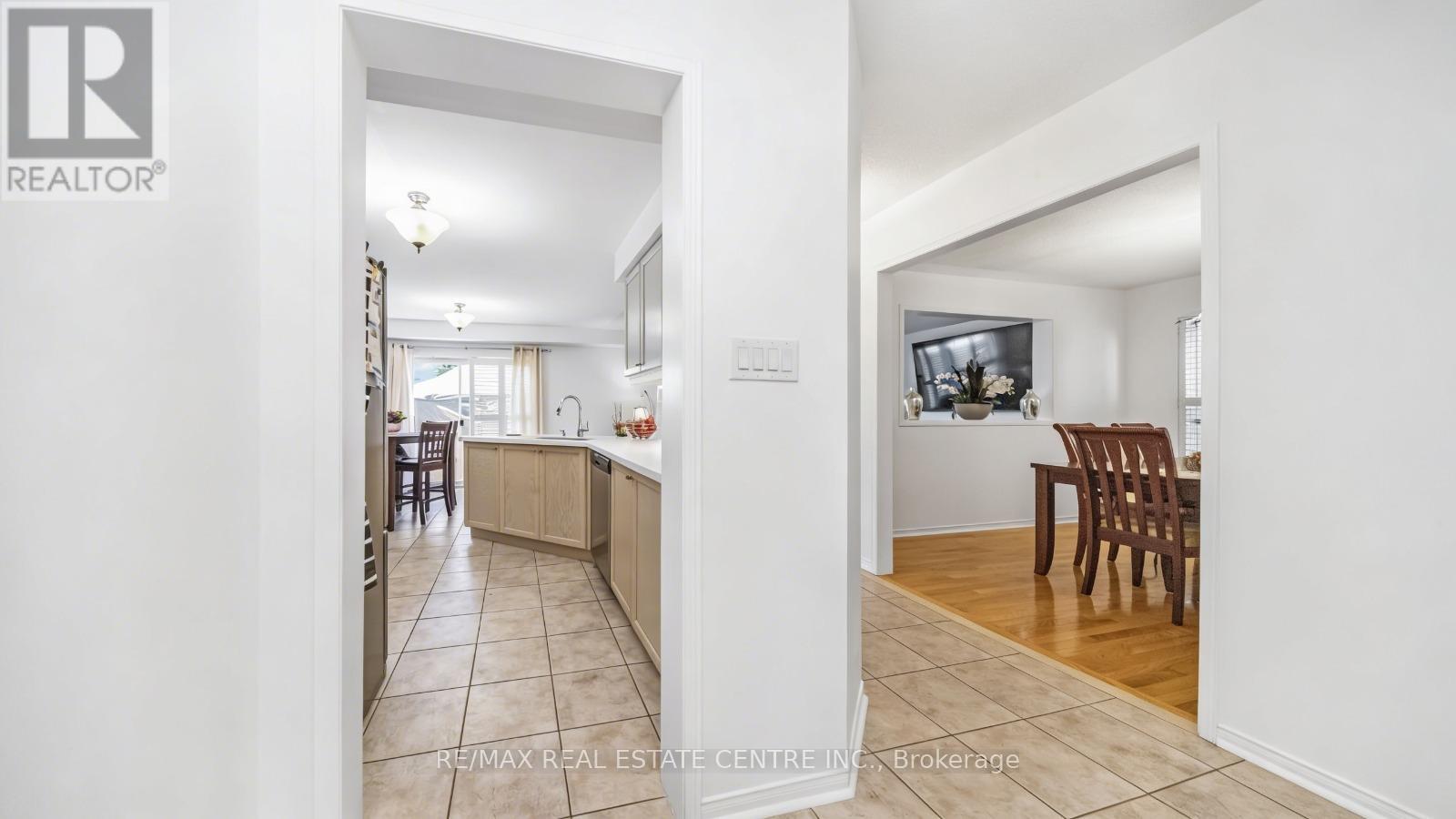 22 Mistycreek Crescent, Brampton, Ontario  L7A 3E8 - Photo 13 - W12990384