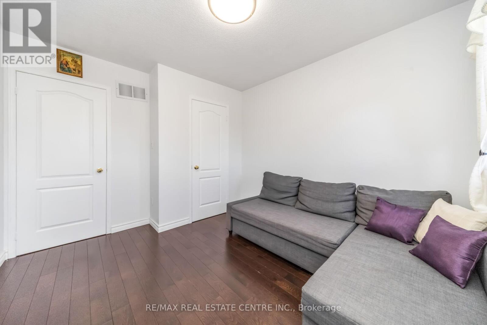 22 Mistycreek Crescent, Brampton, Ontario  L7A 3E8 - Photo 33 - W12990384