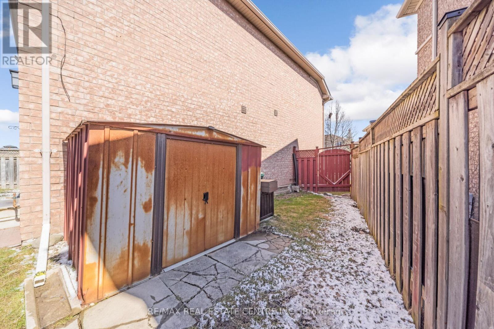 22 Mistycreek Crescent, Brampton, Ontario  L7A 3E8 - Photo 43 - W12990384