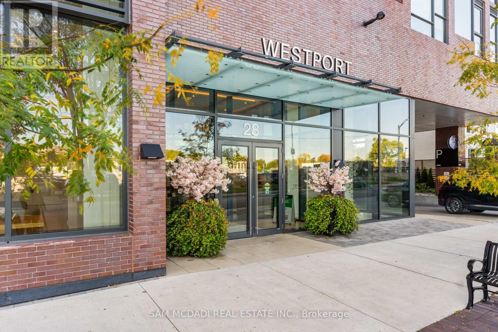 813 - 28 Ann Street, Mississauga, Ontario  L5G 0E1 - Photo 3 - W12997398