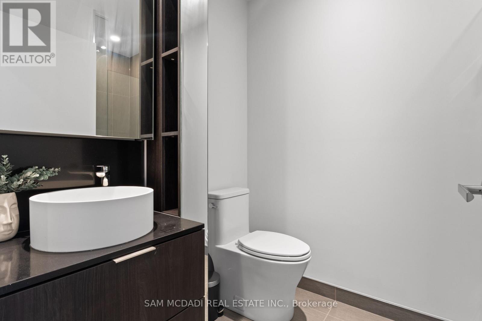 813 - 28 Ann Street, Mississauga, Ontario  L5G 0E1 - Photo 7 - W12997398