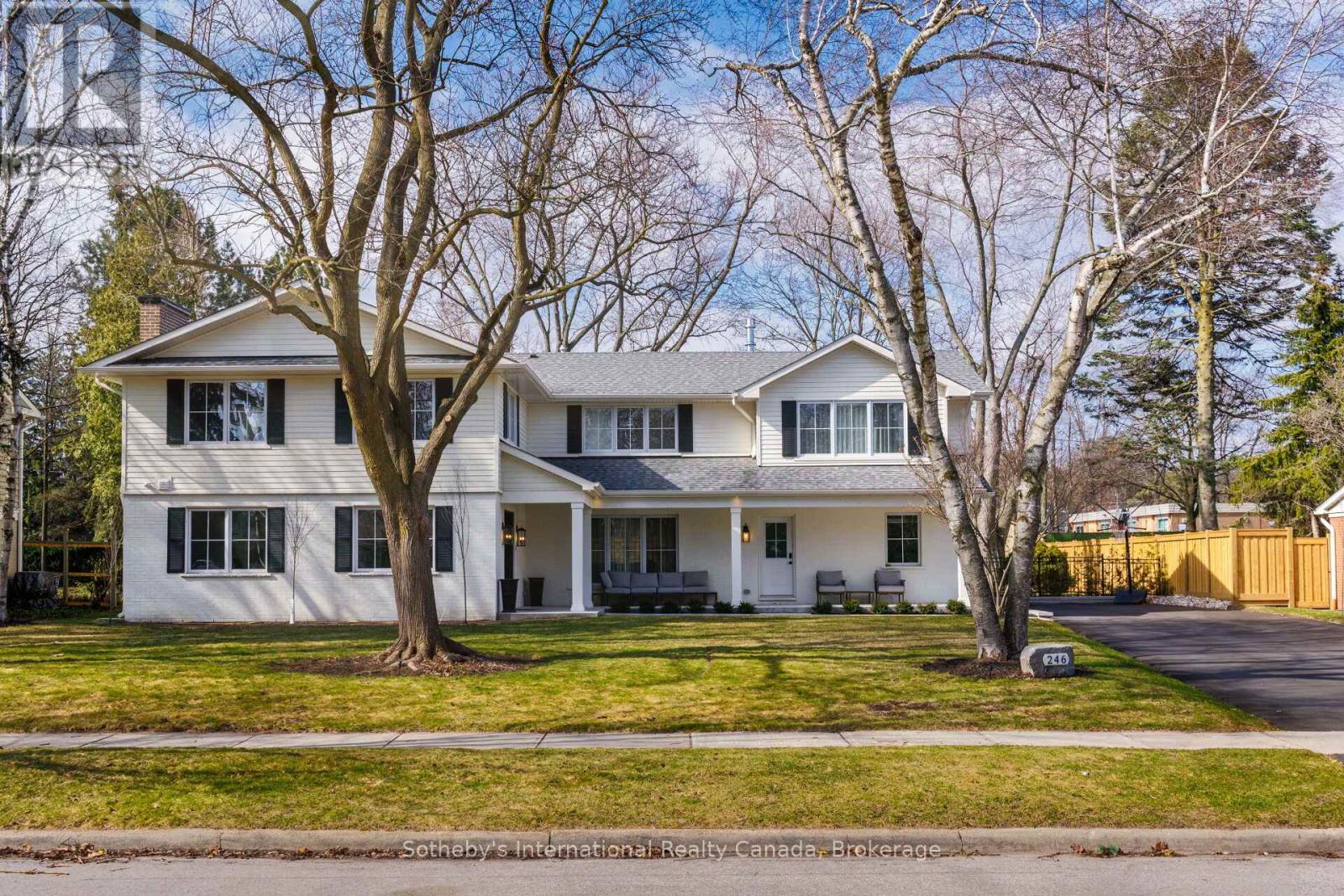 246 Cairncroft Road, Oakville, Ontario  L6J 4M3 - Photo 1 - W12997872