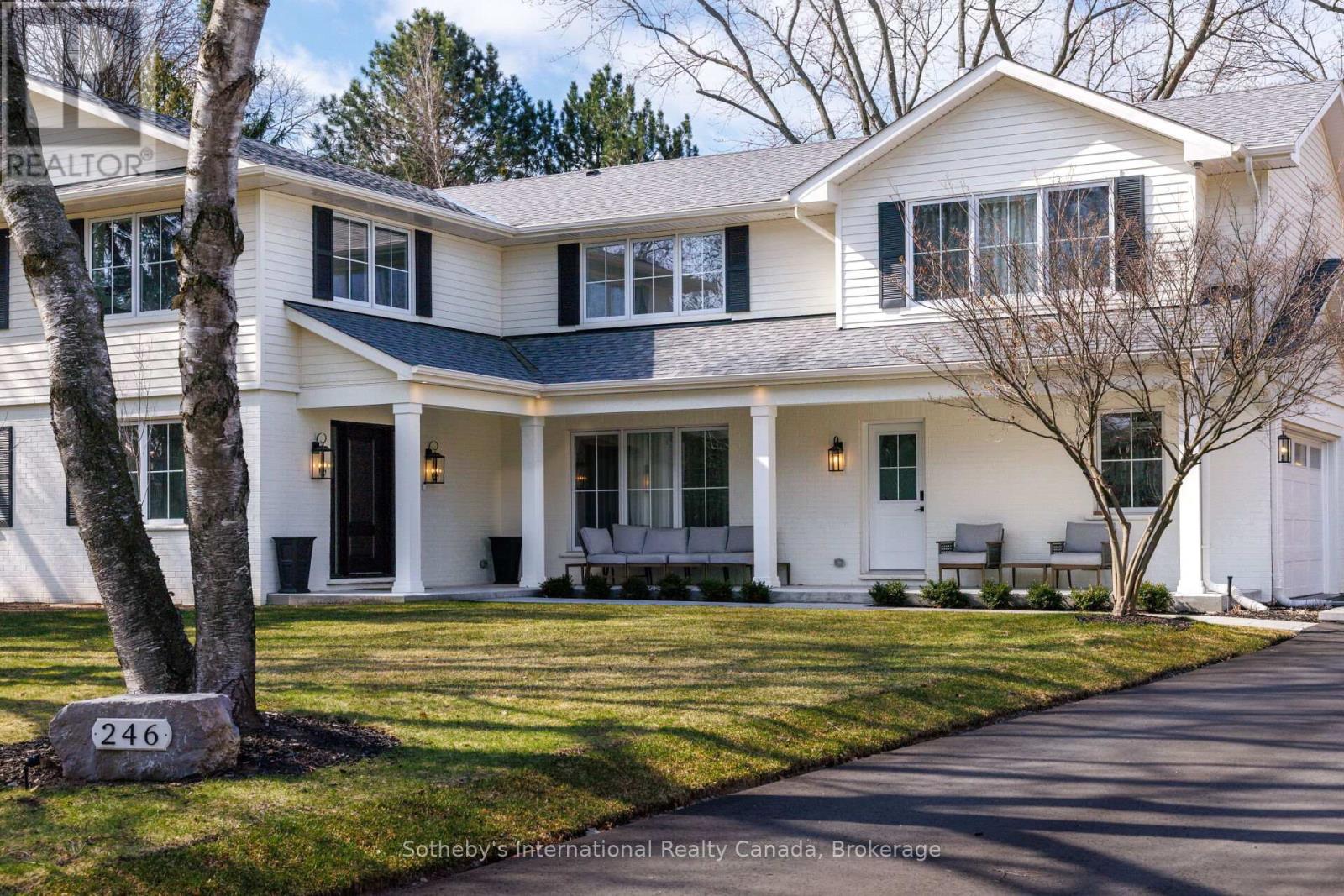 246 Cairncroft Road, Oakville, Ontario  L6J 4M3 - Photo 2 - W12997872