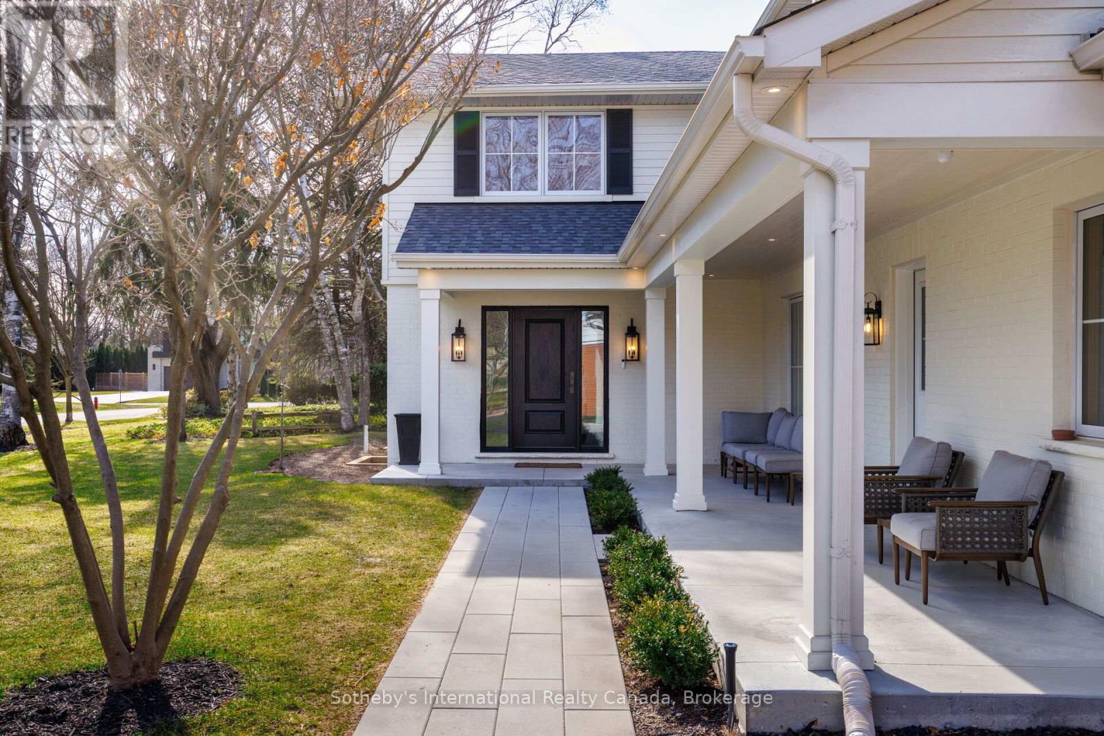 246 Cairncroft Road, Oakville, Ontario  L6J 4M3 - Photo 4 - W12997872