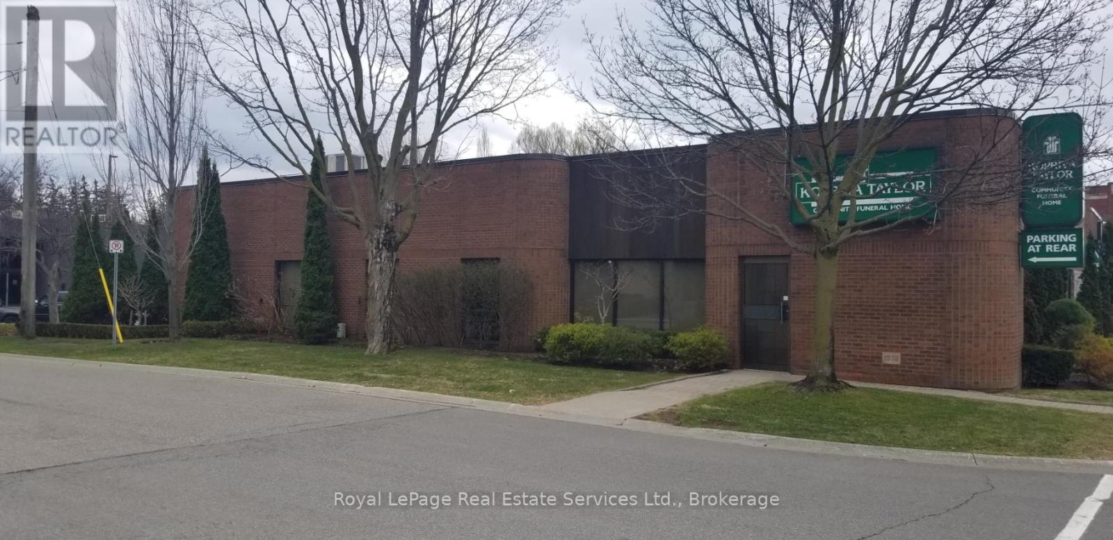 1 - 60 Lakeshore Road W, Oakville, Ontario  L6K 1E1 - Photo 4 - W12997986