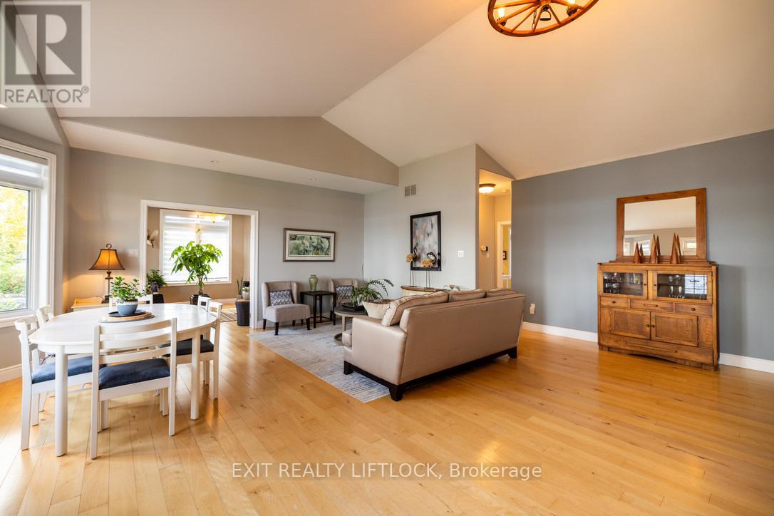 129 Stinson's Bay Road, Kawartha Lakes, Ontario K0M 1N0 - Photo 7 - X12927678