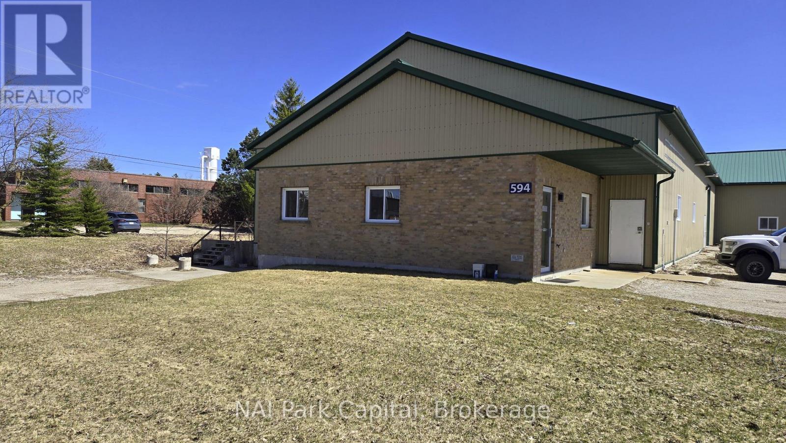 594 Glengarry Crescent, Centre Wellington, Ontario  N1M 2W7 - Photo 1 - X12997874