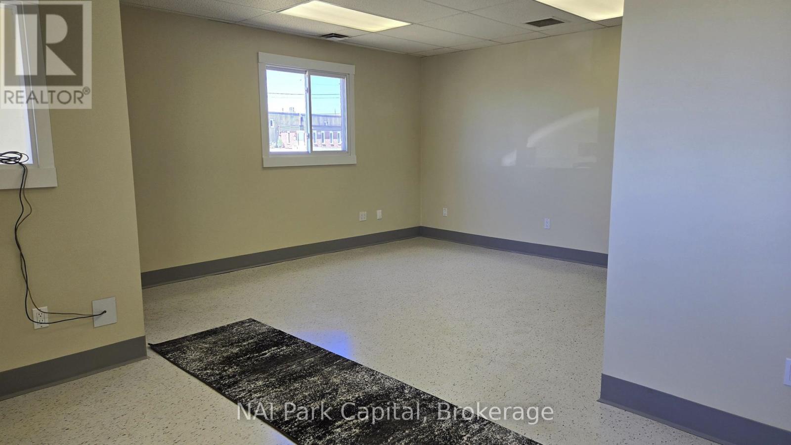 594 Glengarry Crescent, Centre Wellington, Ontario  N1M 2W7 - Photo 5 - X12997874