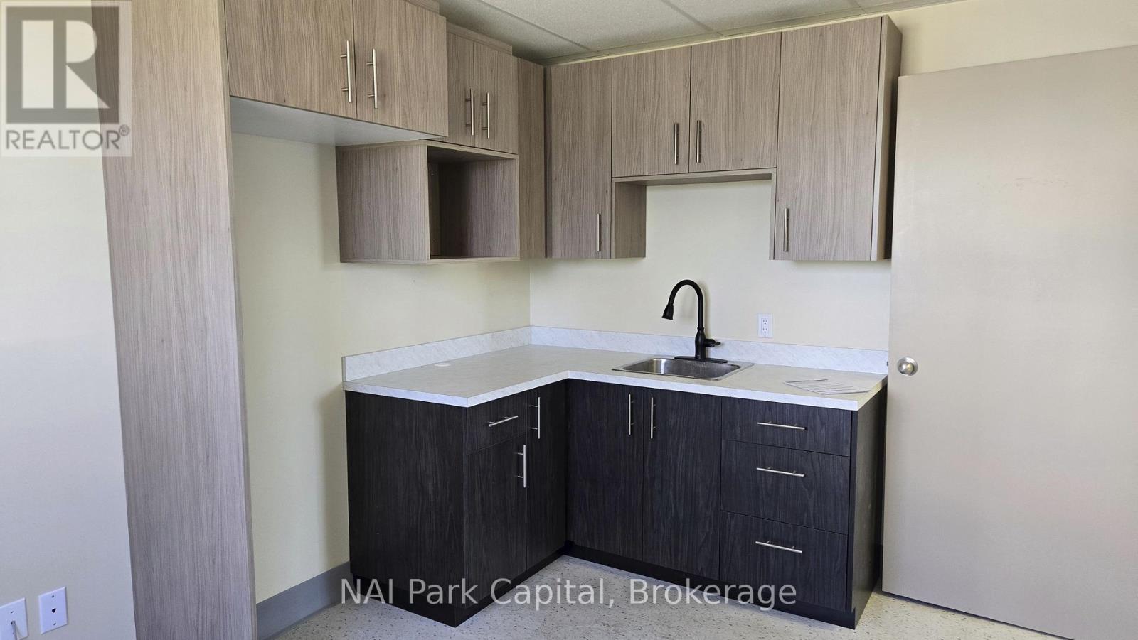 594 Glengarry Crescent, Centre Wellington, Ontario  N1M 2W7 - Photo 7 - X12997874