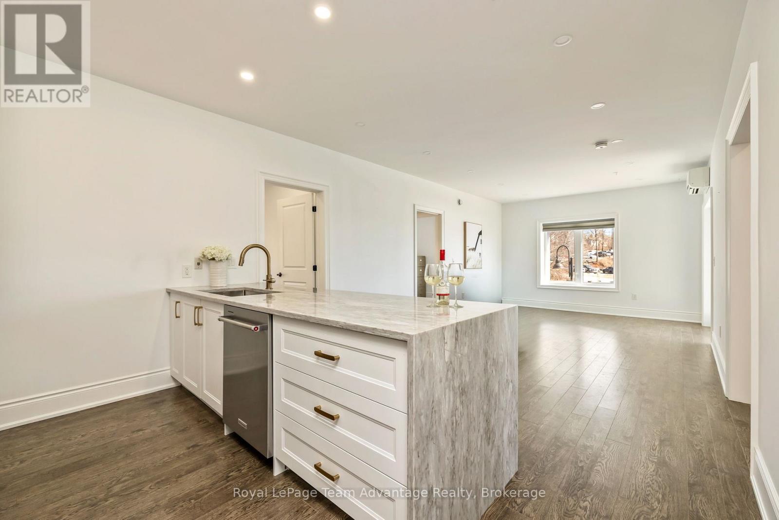 201 - 11c Salt Dock Road, Parry Sound, Ontario  P2A 3B6 - Photo 14 - X12997938