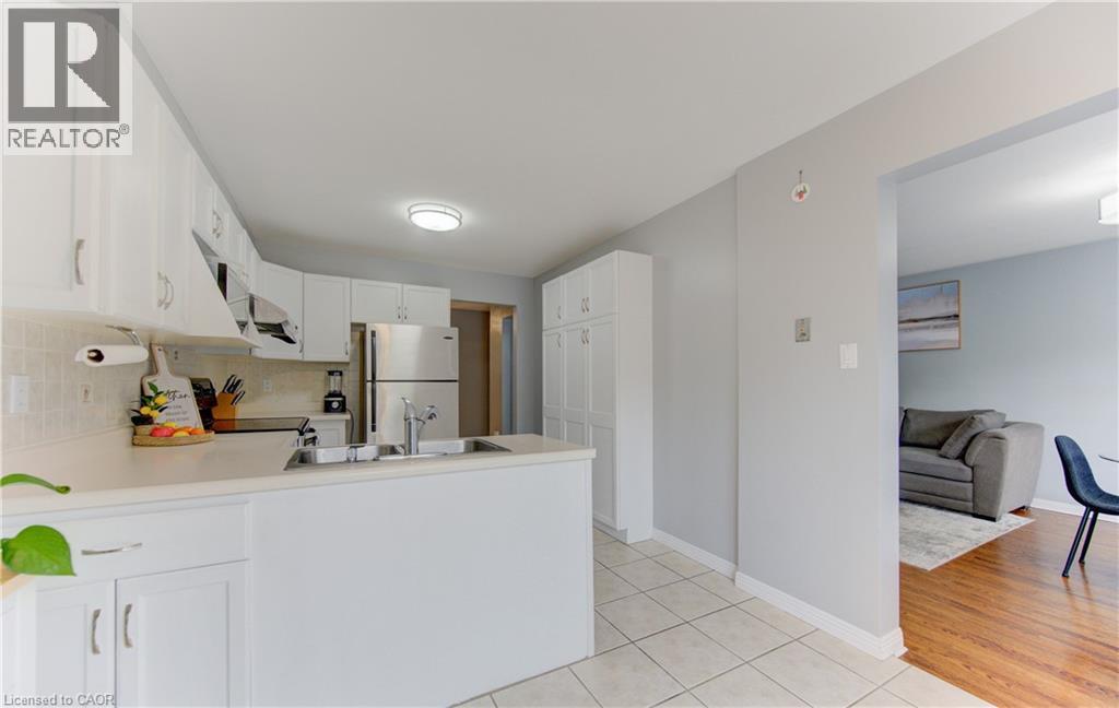 651 Pinerow Crescent Unit# A, Waterloo, Ontario  N2T 2K5 - Photo 10 - 40820426