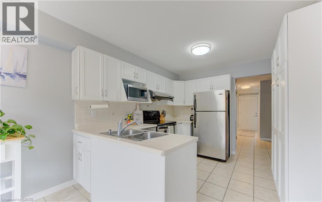 651 Pinerow Crescent Unit# A, Waterloo, Ontario  N2T 2K5 - Photo 9 - 40820426