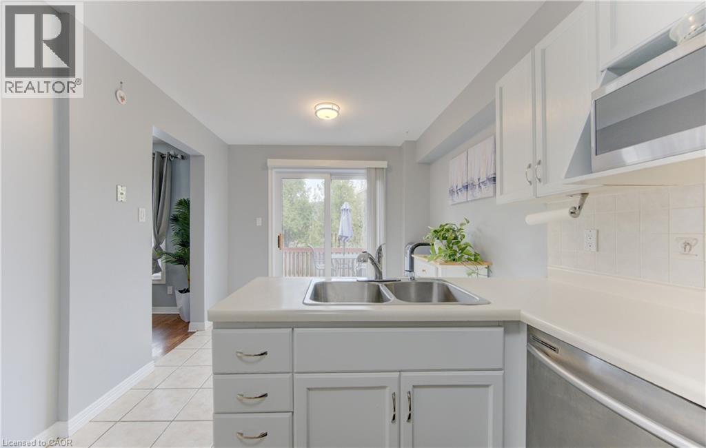 651 Pinerow Crescent Unit# A, Waterloo, Ontario  N2T 2K5 - Photo 8 - 40820426