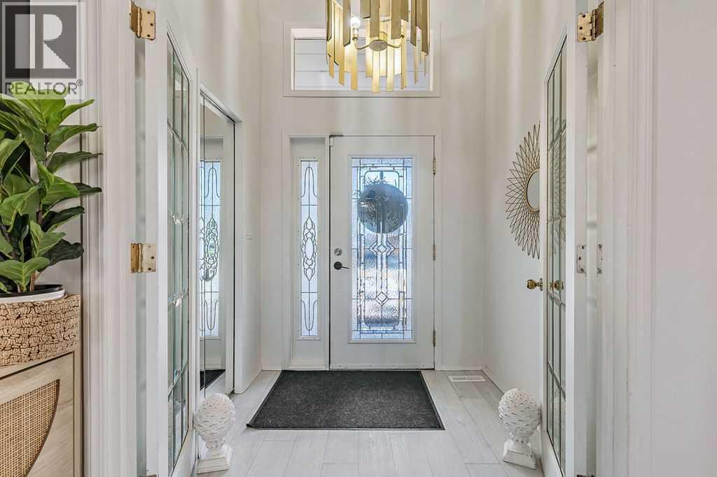 162 Woodbend Way, Okotoks, Alberta T1S 1M1 - Photo 4 - A2287796