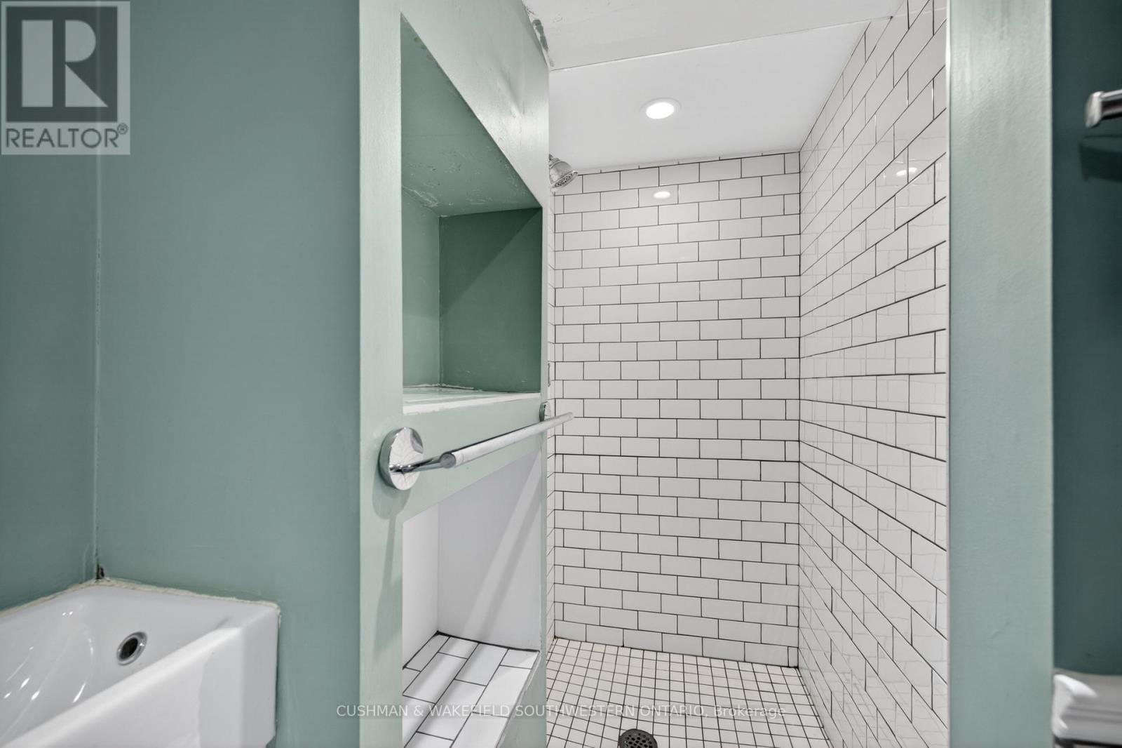 56 Thomas Janes Drive, London South, Ontario  N6C 2G9 - Photo 18 - X12998066