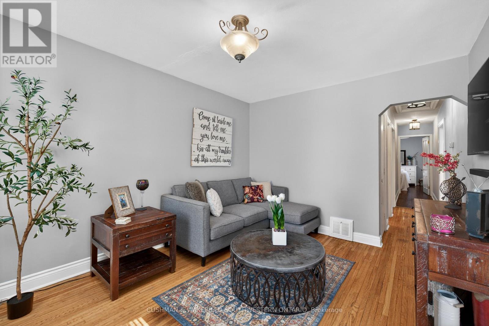 56 Thomas Janes Drive, London South, Ontario  N6C 2G9 - Photo 3 - X12998066