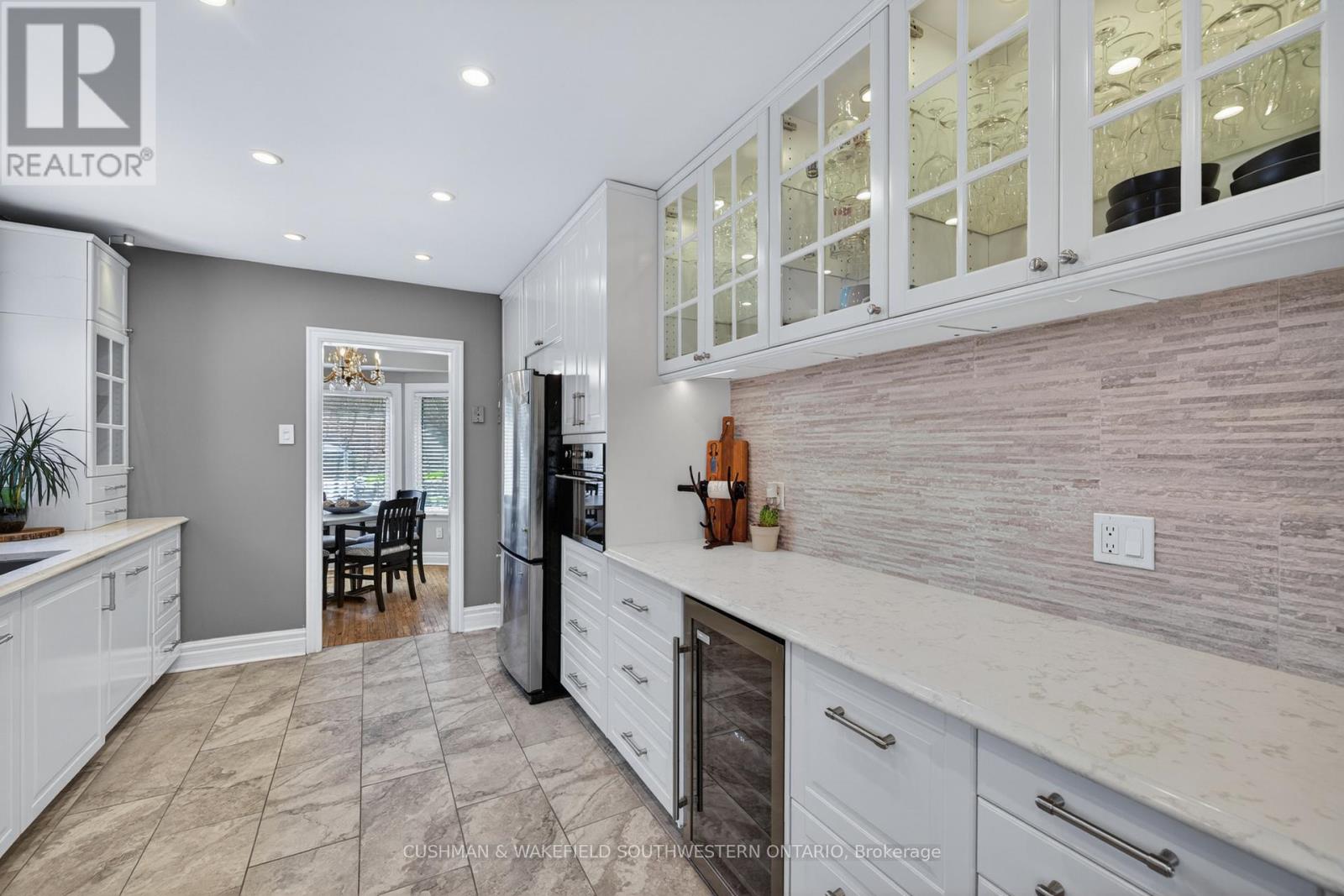 56 Thomas Janes Drive, London South, Ontario  N6C 2G9 - Photo 8 - X12998066