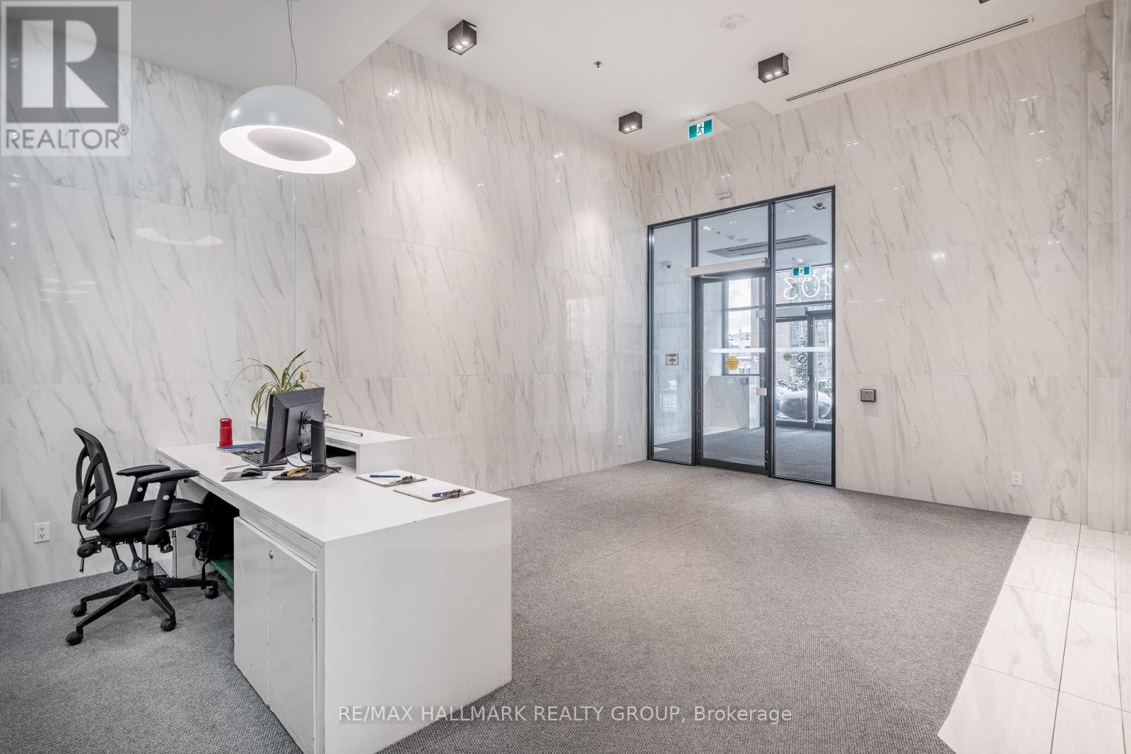 710 - 203 Catherine Street W, Ottawa, Ontario  K2P 1J5 - Photo 2 - X12998108