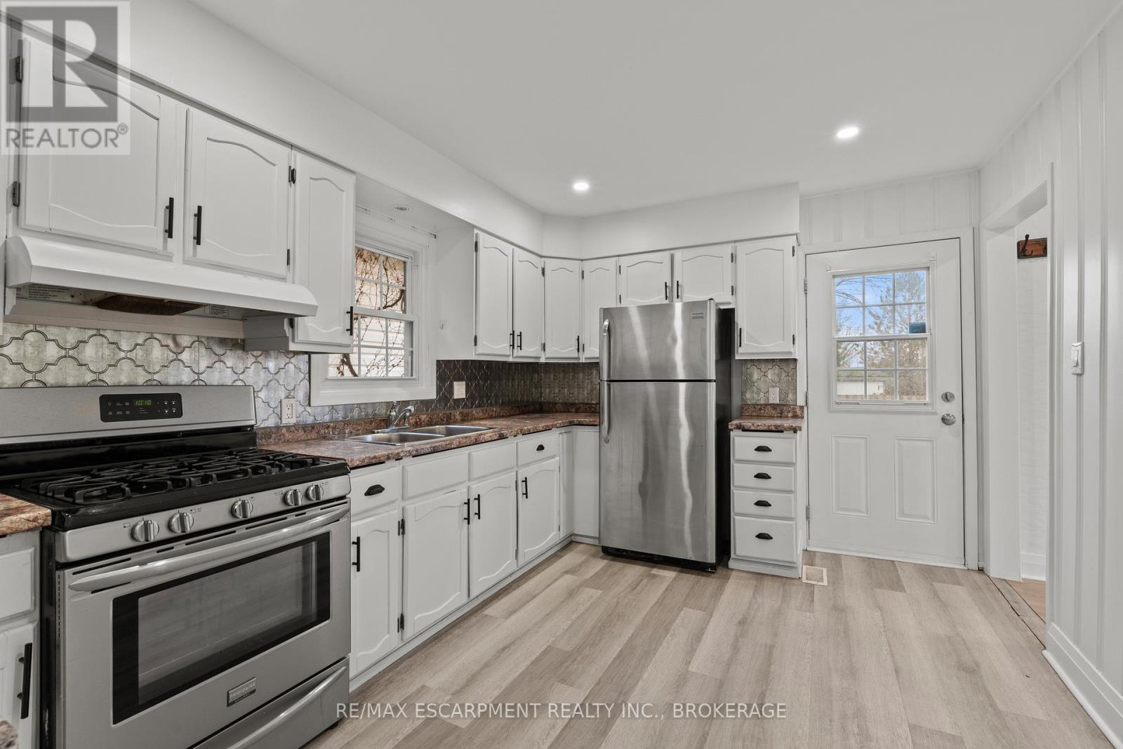 LOWER - 15 MCCORMICK STREET, Welland, Ontario