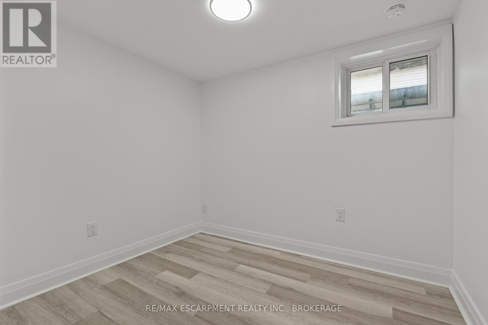 Lower - 15 Mccormick Street, Welland, Ontario  L3C 4L8 - Photo 9 - X12998052