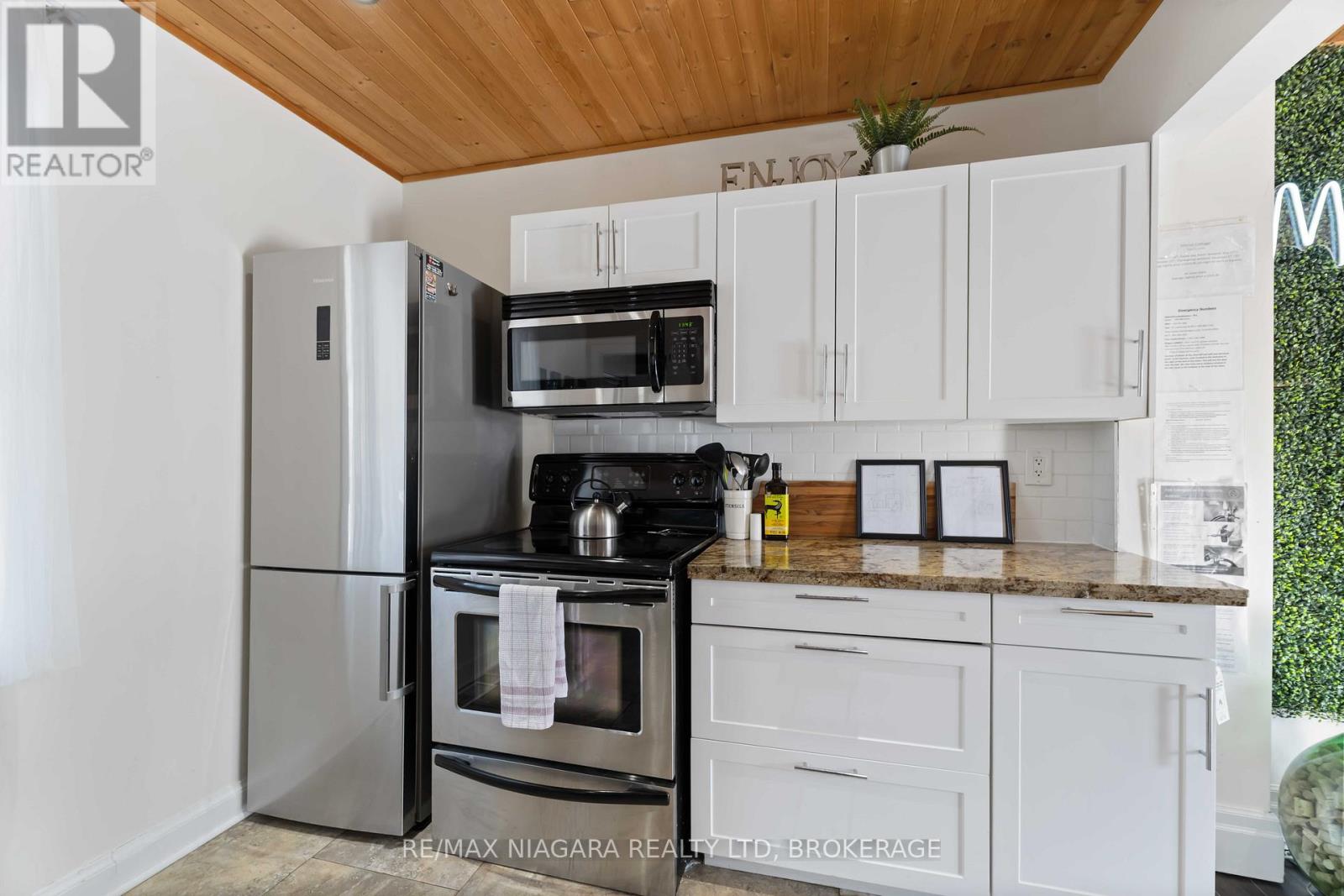 1459 Niagara Stone Road, Niagara-On-The-Lake (Virgil), Ontario  L0S 1T0 - Photo 11 - X12998092