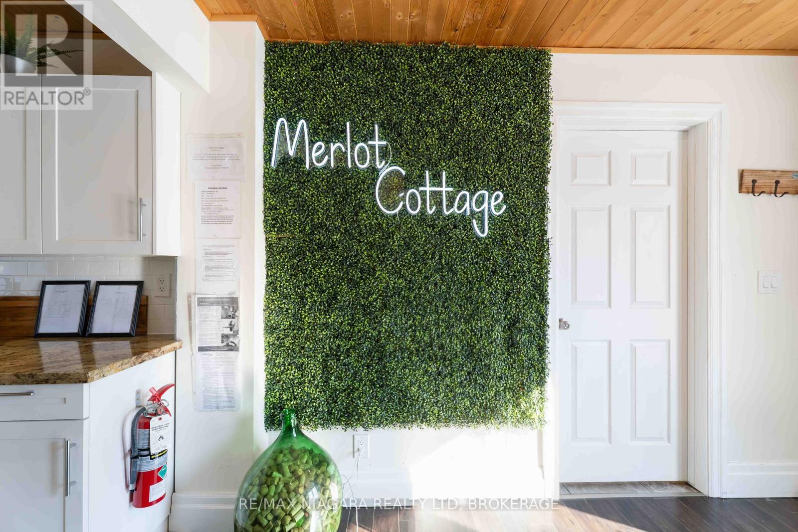 1459 Niagara Stone Road, Niagara-On-The-Lake (Virgil), Ontario  L0S 1T0 - Photo 12 - X12998092