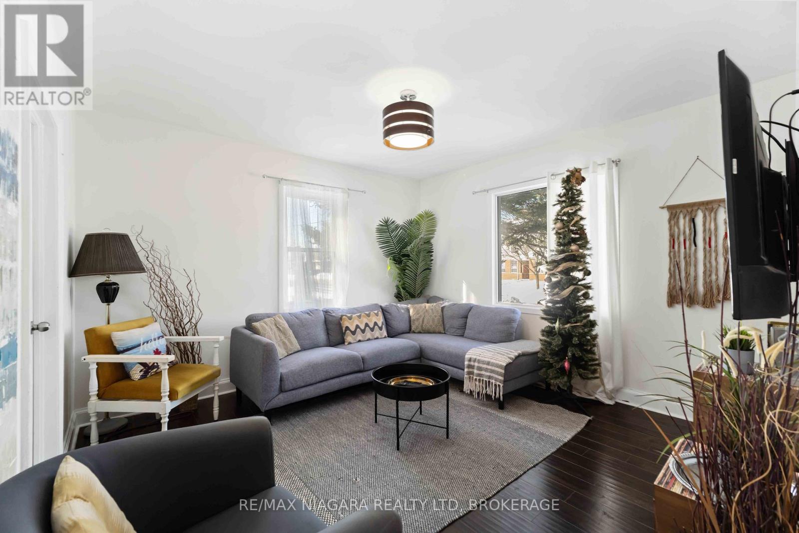 1459 Niagara Stone Road, Niagara-On-The-Lake (Virgil), Ontario  L0S 1T0 - Photo 5 - X12998092