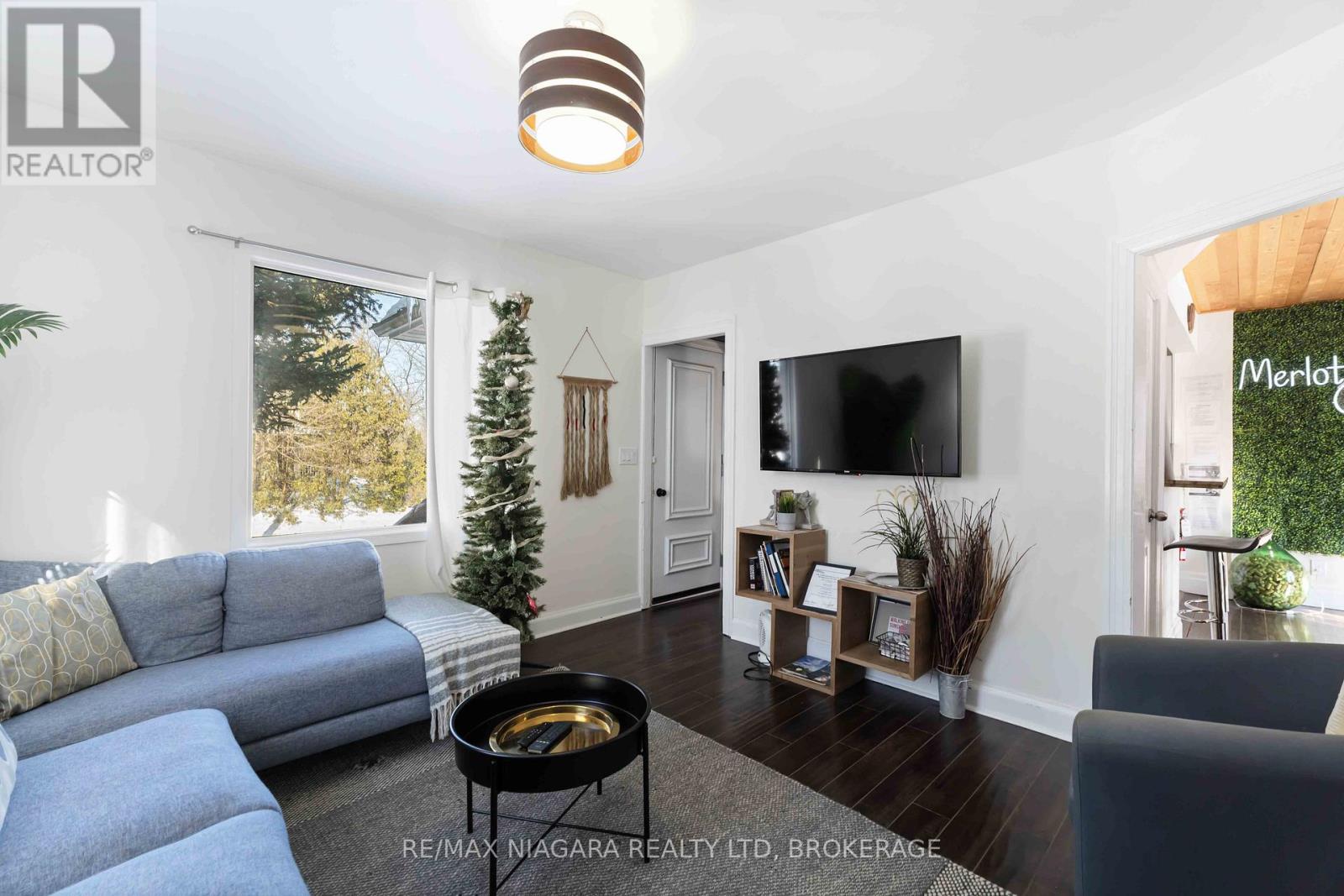 1459 Niagara Stone Road, Niagara-On-The-Lake (Virgil), Ontario  L0S 1T0 - Photo 6 - X12998092