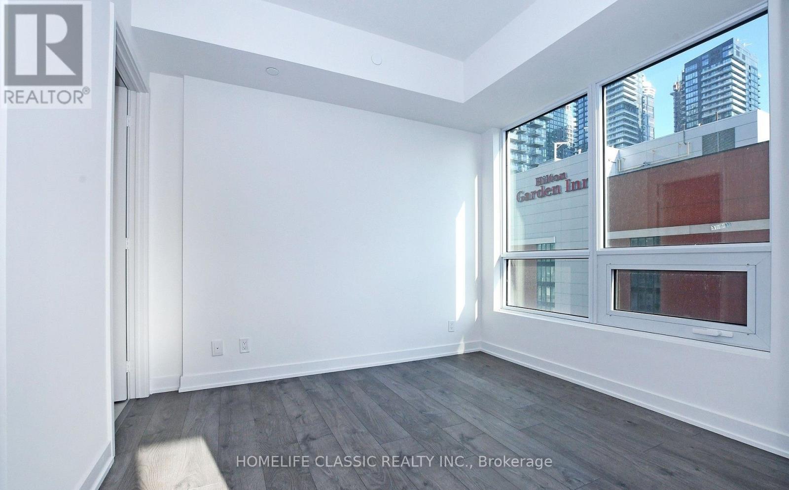 1017 - 108 Peter Street, Toronto, Ontario  M5V 2G7 - Photo 9 - C12992528