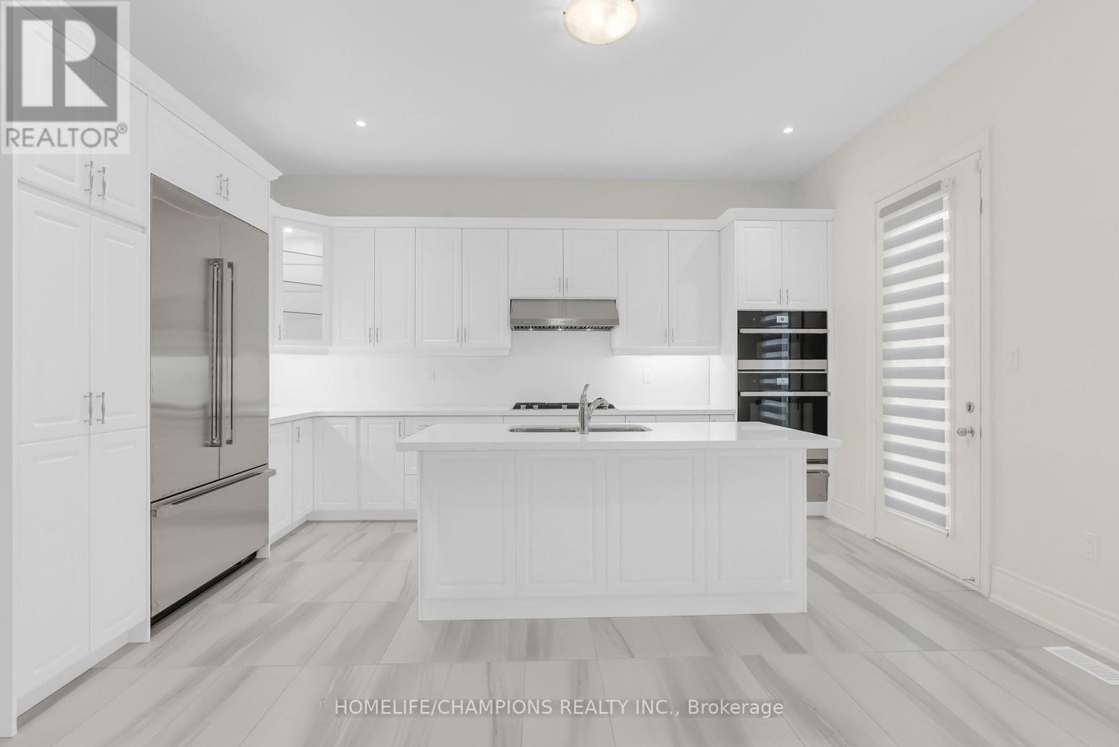 212 Wesmina Avenue, Whitchurch-Stouffville, Ontario L4A 5A2 - Photo 16 - N12966122