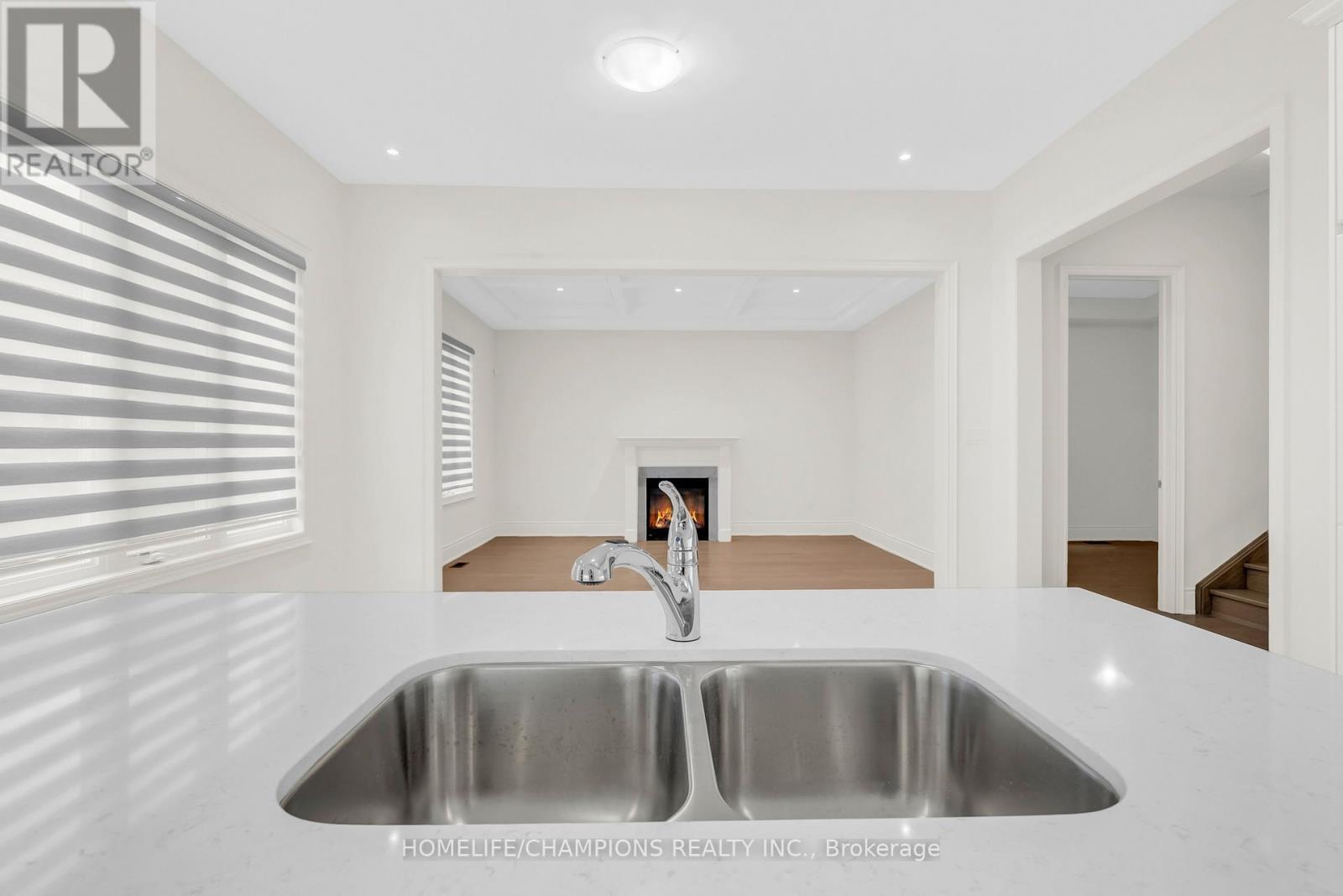 212 Wesmina Avenue, Whitchurch-Stouffville, Ontario L4A 5A2 - Photo 21 - N12966122