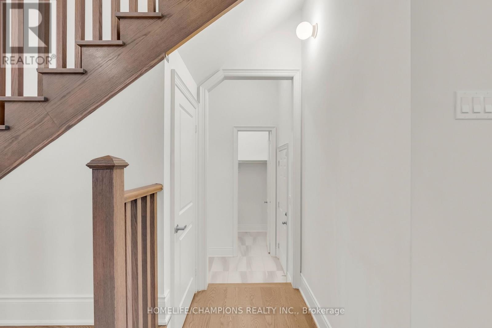 212 Wesmina Avenue, Whitchurch-Stouffville, Ontario L4A 5A2 - Photo 23 - N12966122