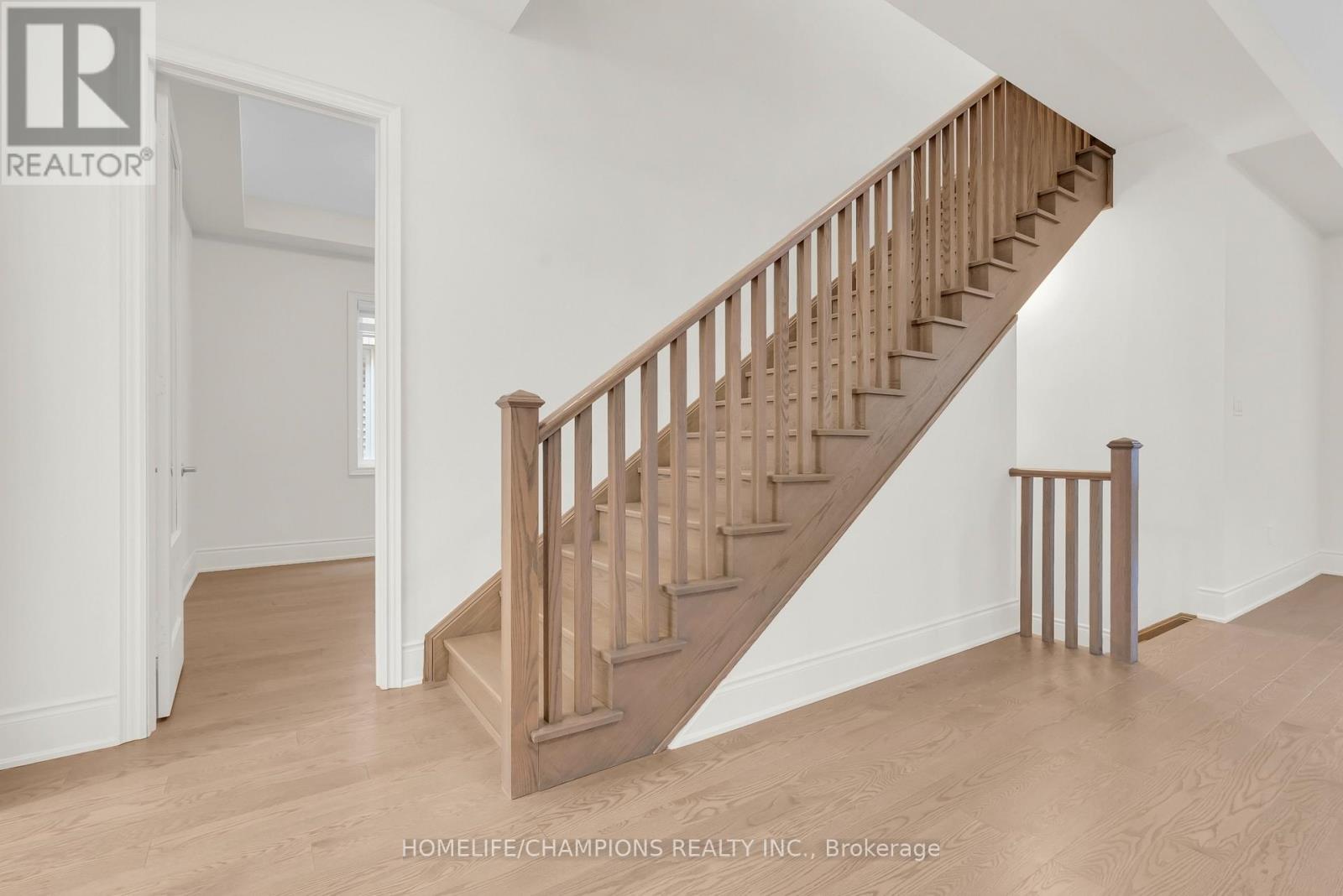 212 Wesmina Avenue, Whitchurch-Stouffville, Ontario L4A 5A2 - Photo 25 - N12966122