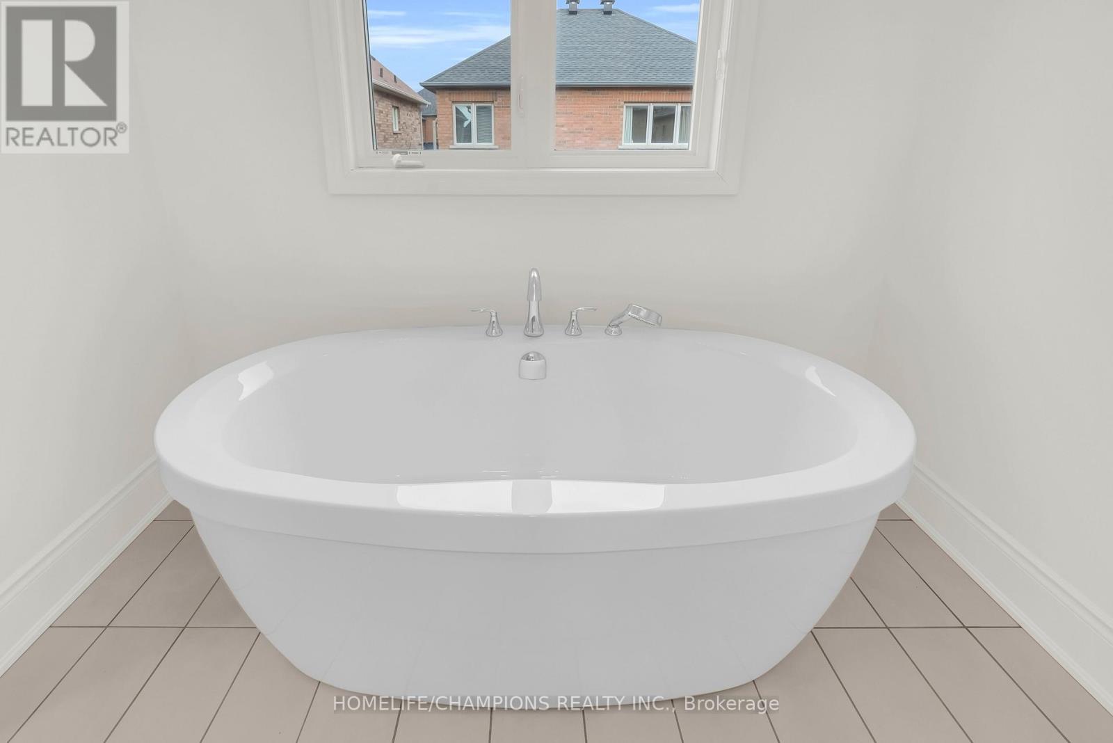 212 Wesmina Avenue, Whitchurch-Stouffville, Ontario L4A 5A2 - Photo 33 - N12966122