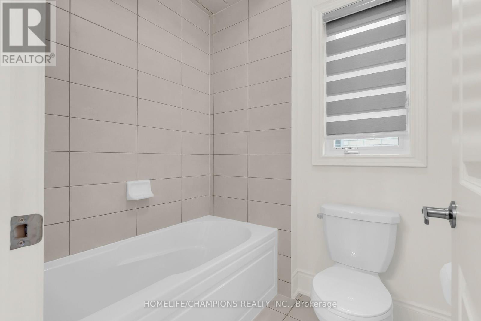 212 Wesmina Avenue, Whitchurch-Stouffville, Ontario L4A 5A2 - Photo 38 - N12966122