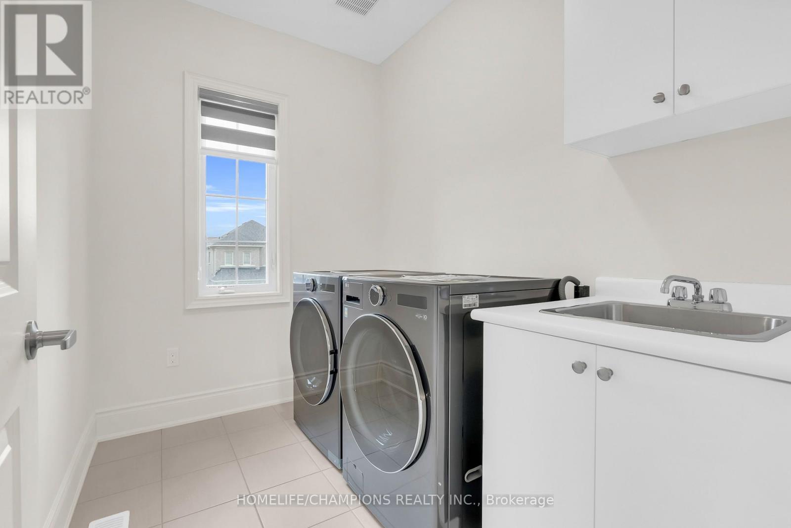 212 Wesmina Avenue, Whitchurch-Stouffville, Ontario L4A 5A2 - Photo 43 - N12966122