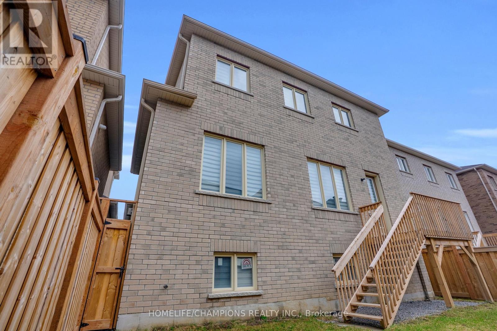 212 Wesmina Avenue, Whitchurch-Stouffville, Ontario L4A 5A2 - Photo 48 - N12966122