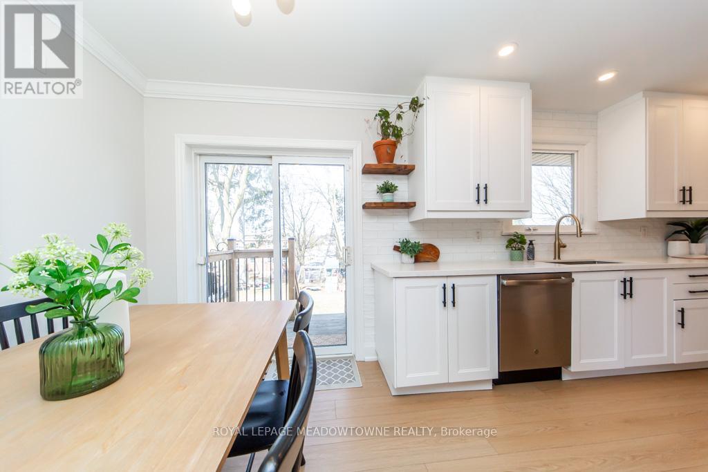 64 Dumbarton Street, Guelph, Ontario  N1E 3T6 - Photo 10 - X12997478