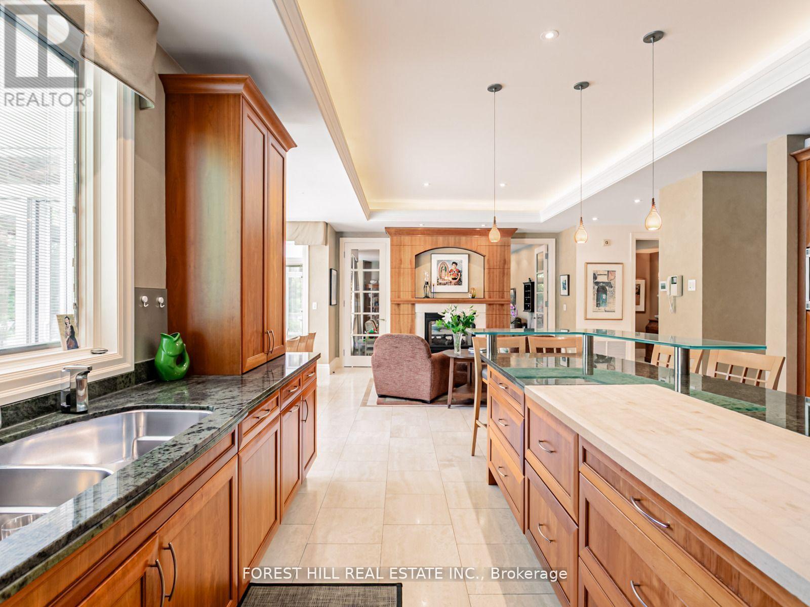 7 CEDARWOOD AVENUE Toronto (Bridle Path-Sunnybrook-York Mills), ON M2L 1L7